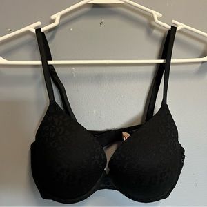 Victoria Secret PINK Push Up Bra 32D